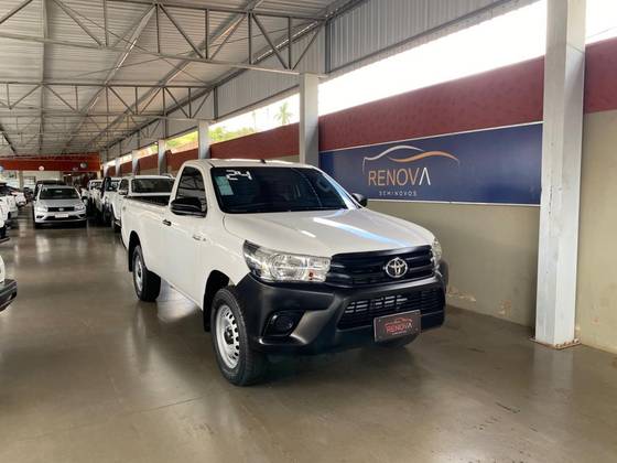 TOYOTA HILUX 2.8 D-4D TURBO DIESEL CS 4X4 MANUAL